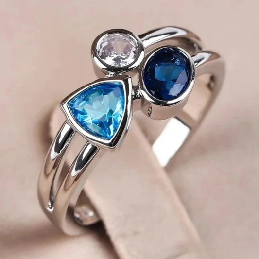 Vintage Blue Crystal Ring - LEESTIA