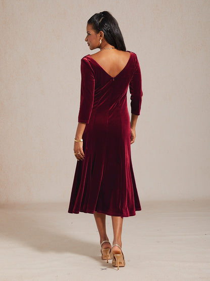 High-Stretch Velvet Sleeveless Midi Dress with Cowl Neck