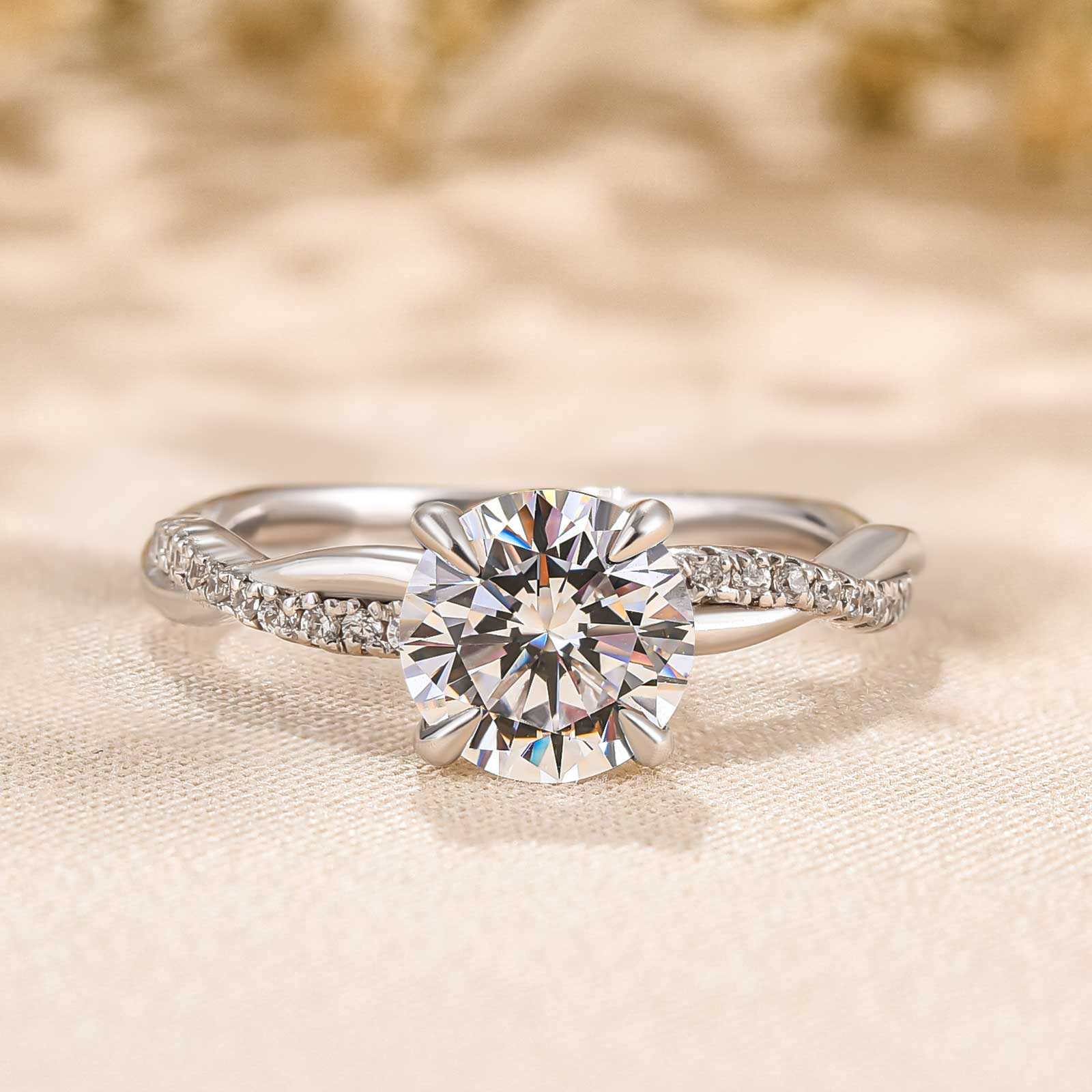 Elegant White Gold Le Jane Ring - LEESTIA