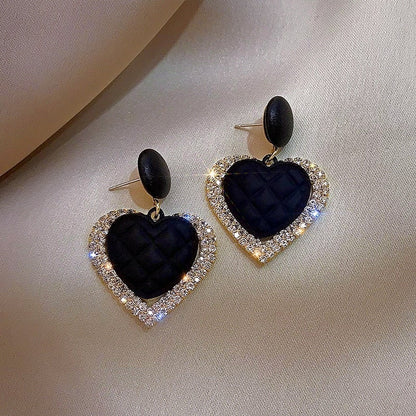 Black Heart Earrings in Gold - LEESTIA