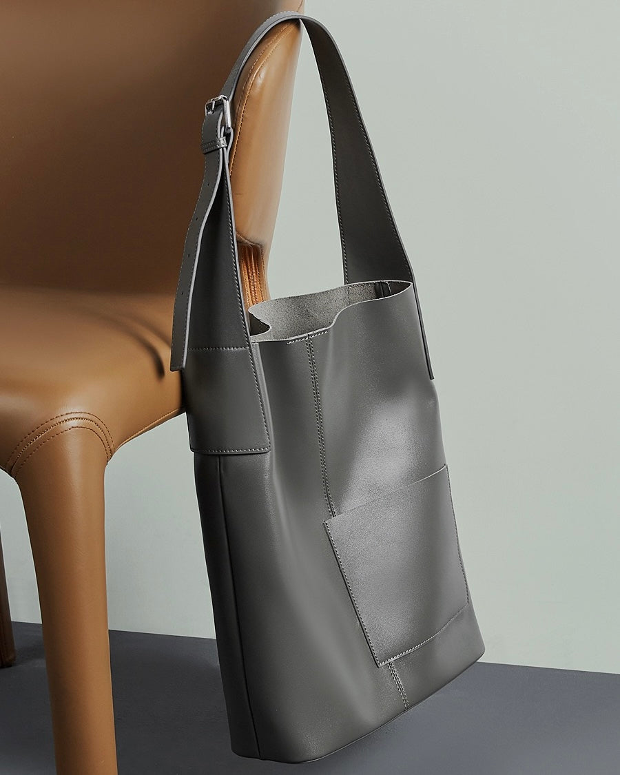 Leather Hobo Bag – Minimalist Silhouette with Signature Pocket Detail