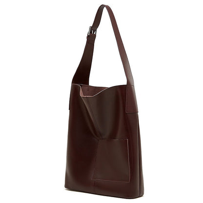 Leather Hobo Bag – Minimalist Silhouette with Signature Pocket Detail