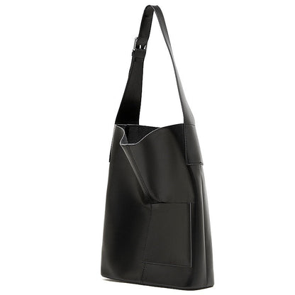 Leather Hobo Bag – Minimalist Silhouette with Signature Pocket Detail