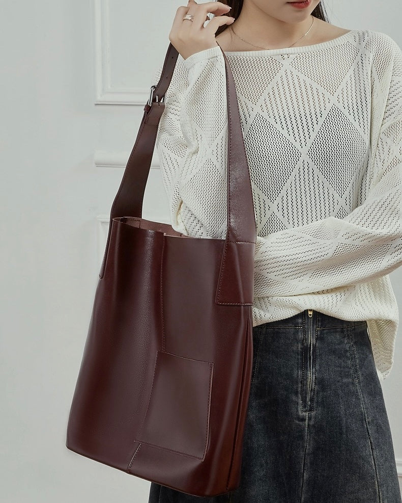 Leather Hobo Bag – Minimalist Silhouette with Signature Pocket Detail