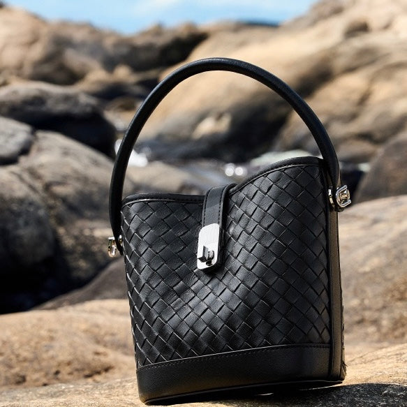 Women’s Genuine Sheepskin Woven Bucket Bag – Elegant Commuter Style