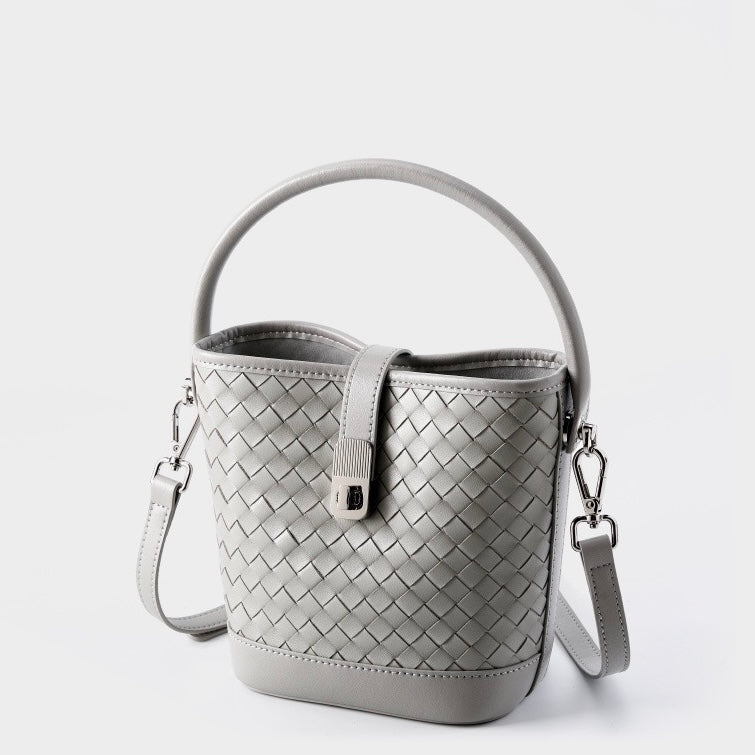 Women’s Genuine Sheepskin Woven Bucket Bag – Elegant Commuter Style