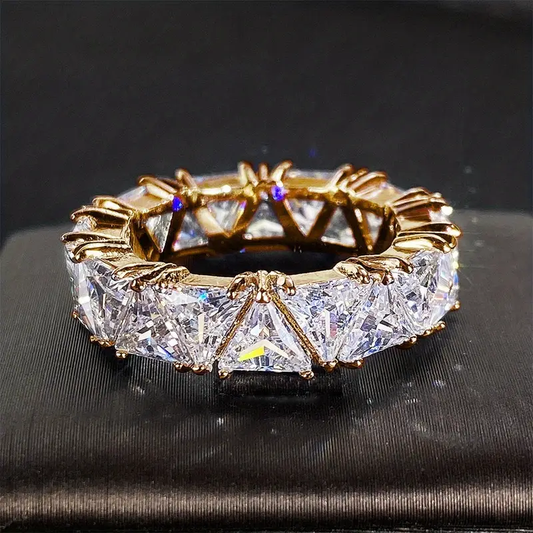 Gold Ring with Sparkling Crystal Inlay - LEESTIA