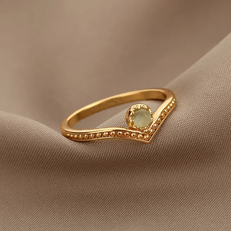 Elegant Gold Waterdrop Opal Crown Ring