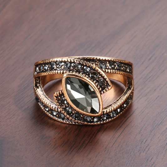 Black Crystal Ring - LEESTIA
