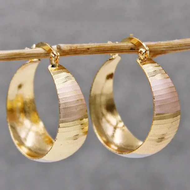 Sophisticated Luxe Gold Earrings - LEESTIA