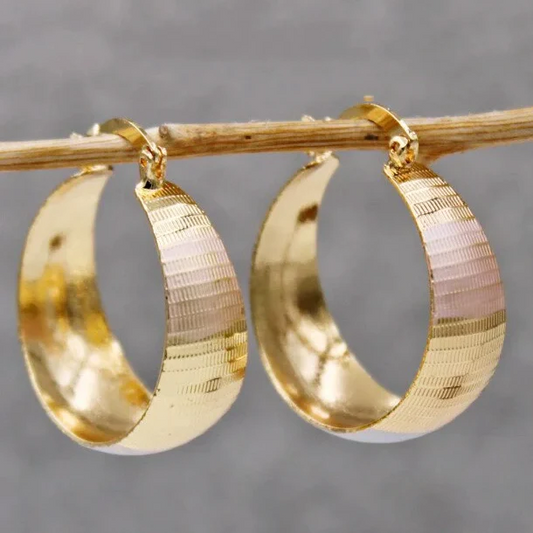 Sophisticated Luxe Gold Earrings - LEESTIA