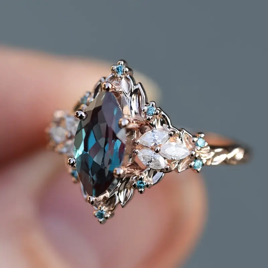 Blue Crystalline Exotic Ring - LEESTIA