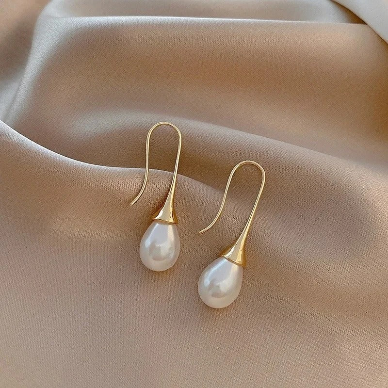 Classic Pearl Helena Earrings - LEESTIA